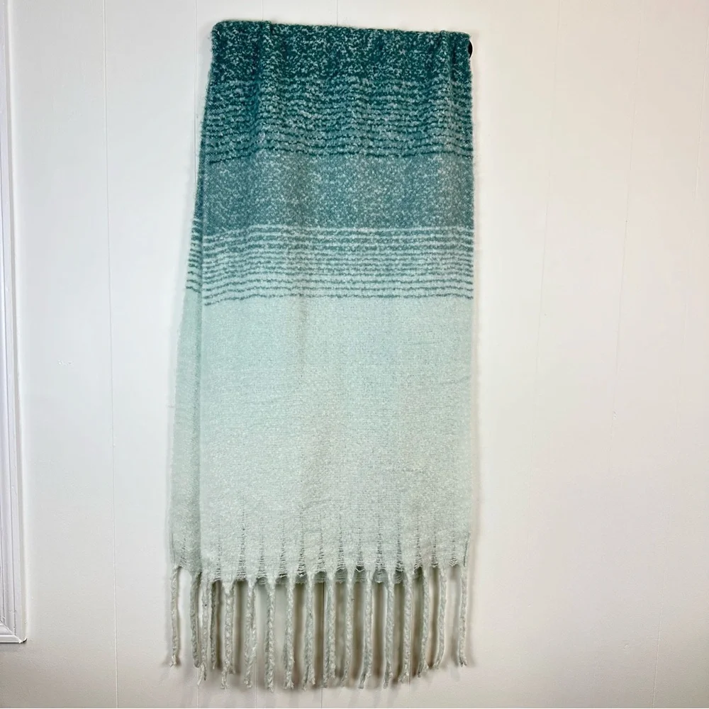 Chunky Knit Teal Aqua Fringe Wrap Scarf 21x80 - Picture 2 of 9